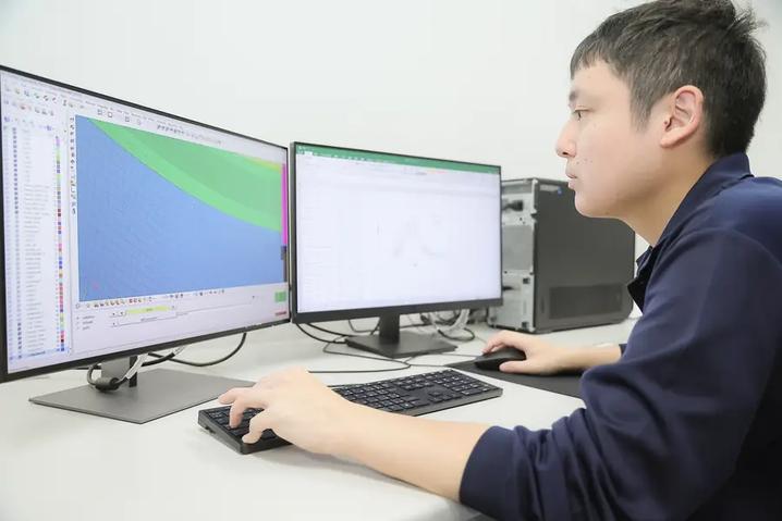 質問多岐にわたるCAEの高度な専門スキルを習得できます