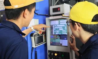 製造業モビリティソリューションズ「金型技術」エンジニアリング工場職場