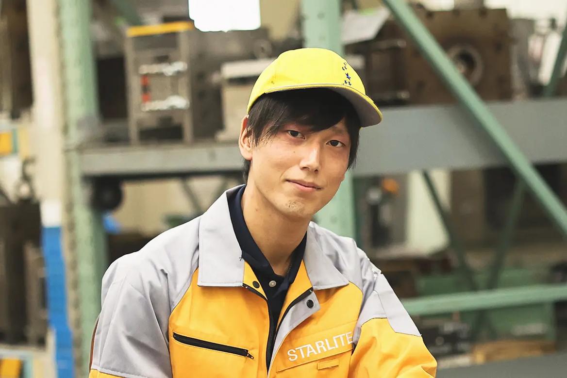 設計に必要なCADや射出成形の資格を取得して、技術を身に付けていく!